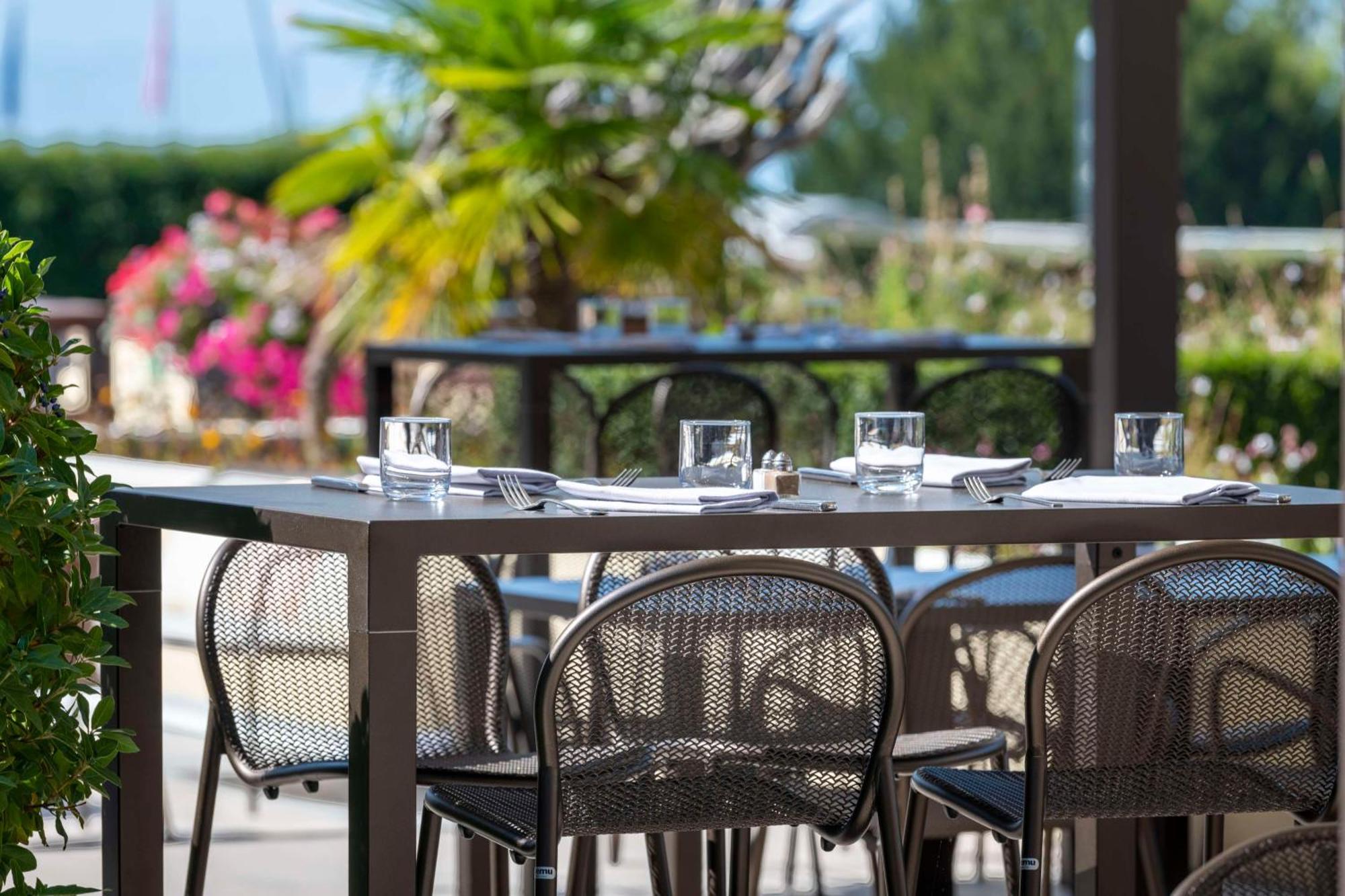 Hilton Evian Les Bains Hotel Exterior photo