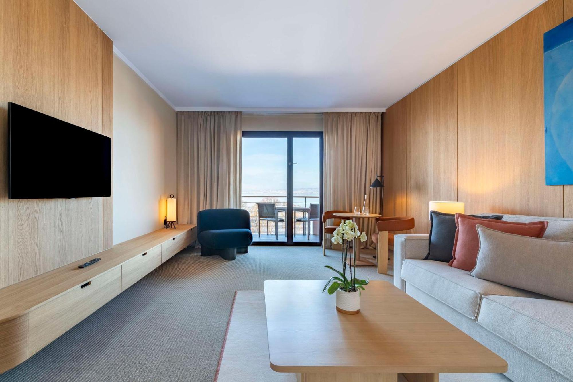 Hilton Evian Les Bains Hotel Exterior photo
